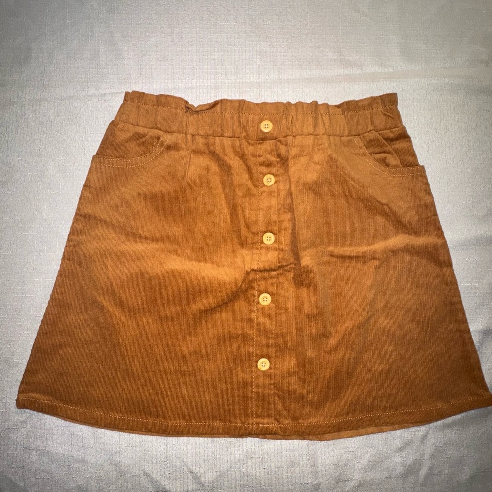 Tahari Girls Brown Corduroy Skirt. Size 7/8. NWOT
